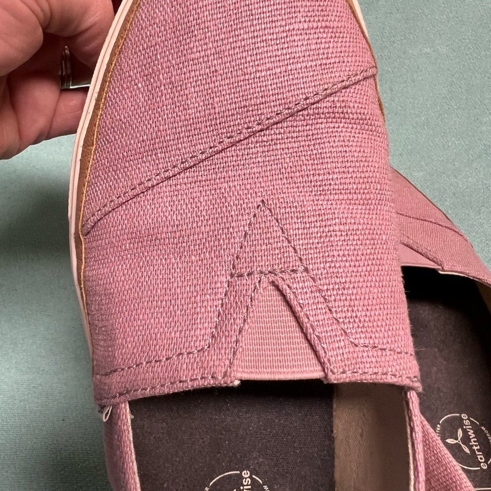 Toms Dusty Rose Canvas Slip-On Shoes platform sole Love Give logo leather trim - Picture 7 of 11